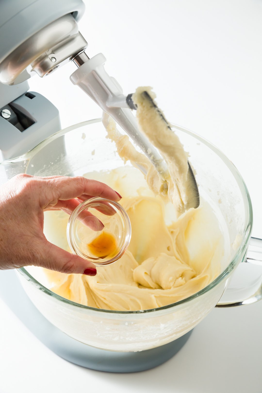 Adding vanilla extract to cupcake batter