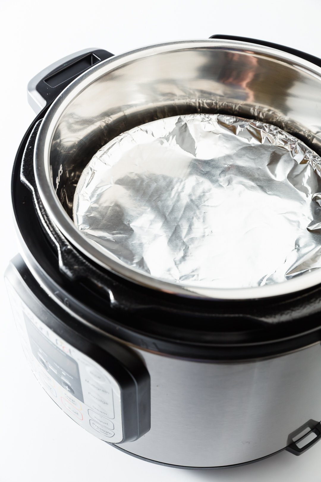 Bowl covered with foil in the Instant Pot