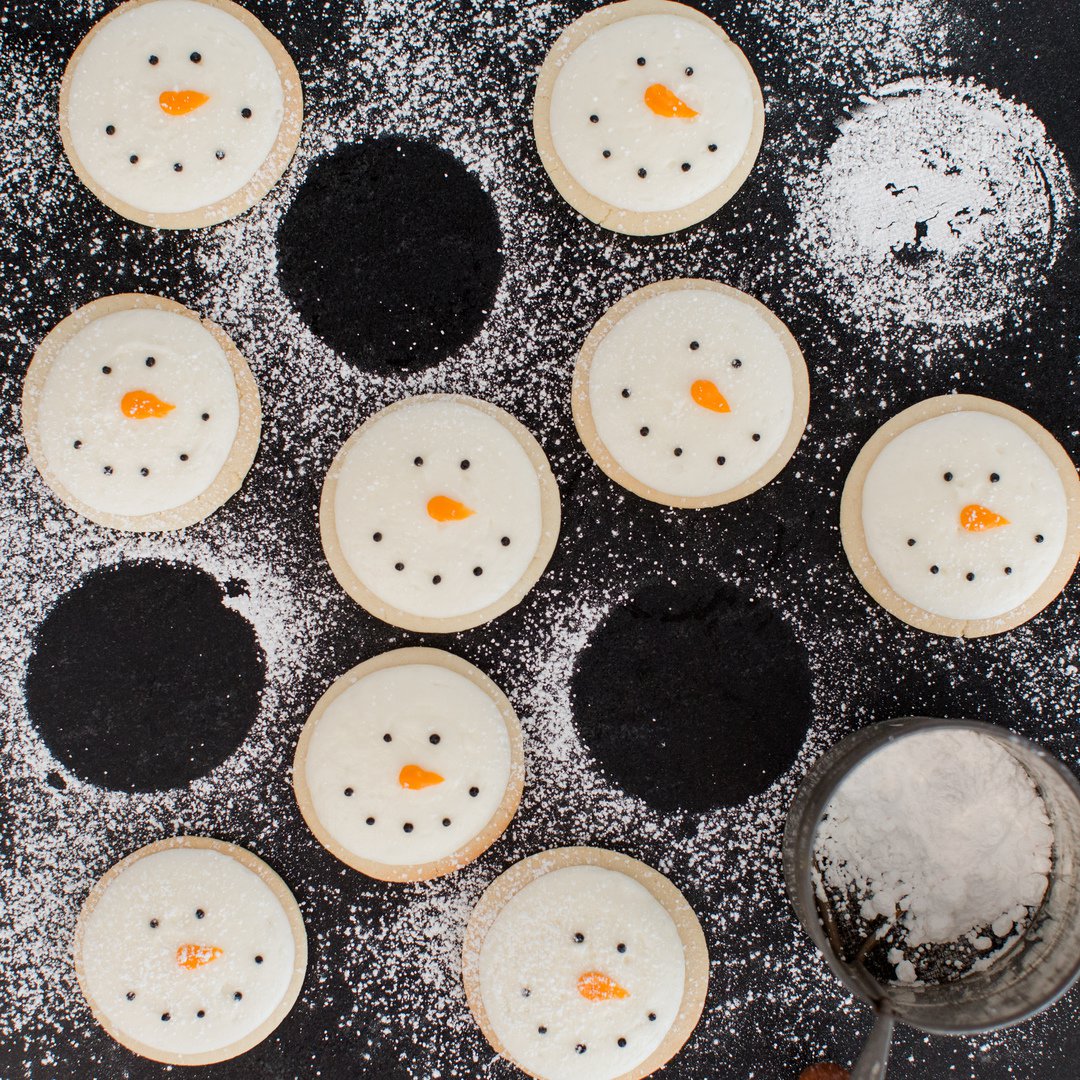 A plate of snowman cookies