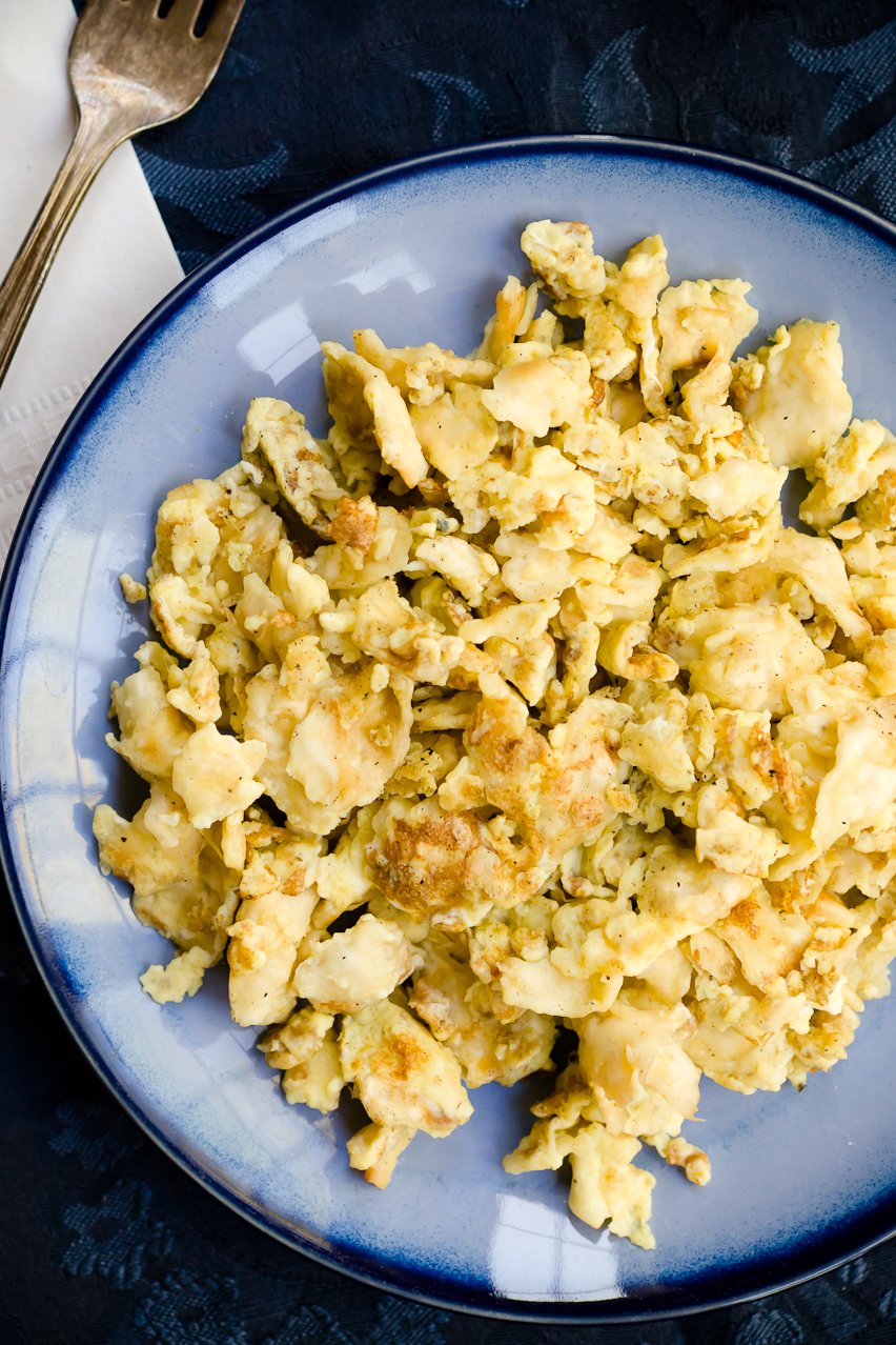 plate of matzoh brei