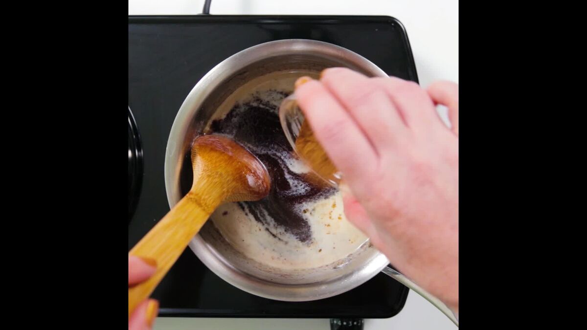 adding cinnamon to frosting